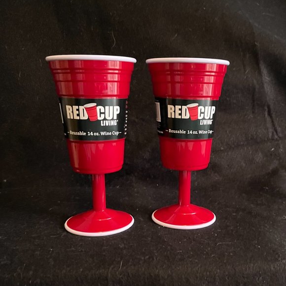 NWT 2 – ‘Red Cup Living’ Reuseable Red Plastic Wine Cup 14oz - Picture 7 of 8